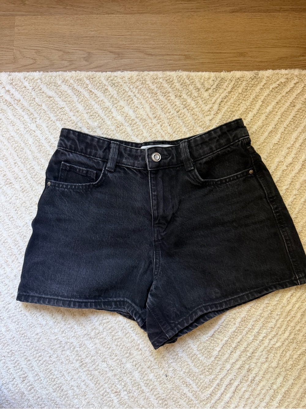 Zara Black Shorts -